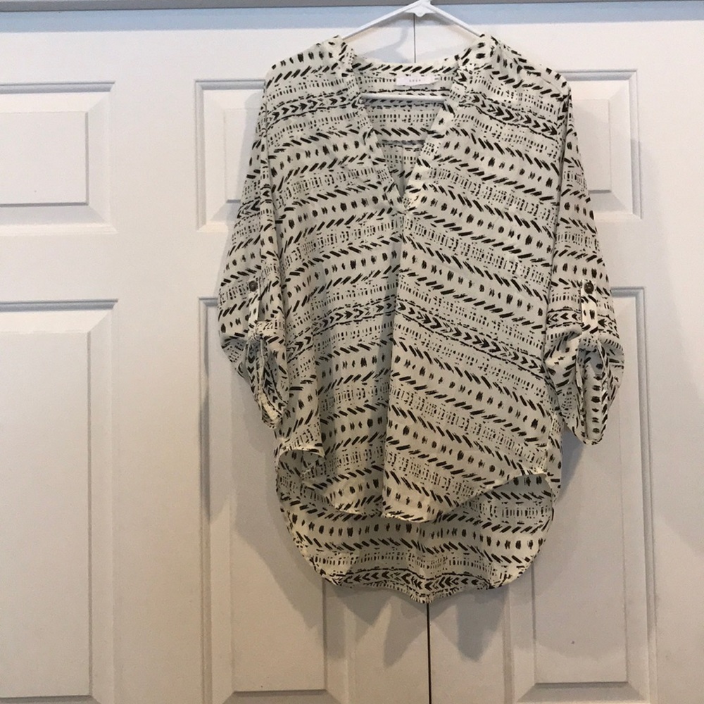 COPY - Lush black and white blouse